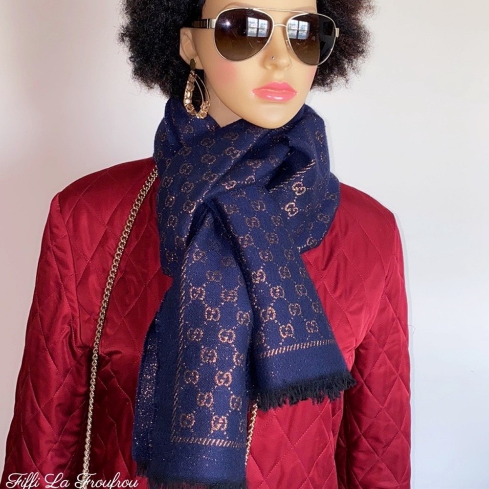 Authentic Gucci scarf - Picture 4 of 16